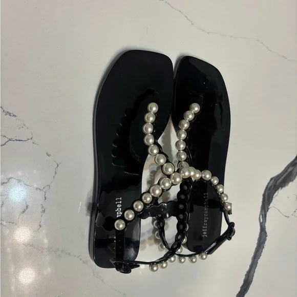 Elegant Black Pearl Sandals - Picture 2 of 3